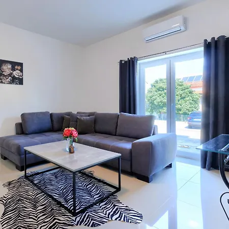 Apartment Amra 3 By Interhome *