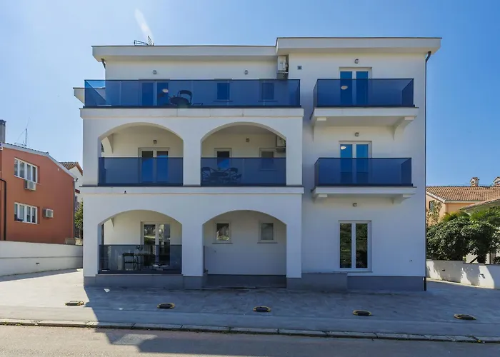 Amra 3 By Interhome アパート ポレッチ