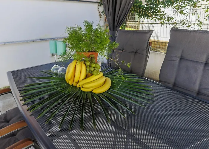 Amra 3 By Interhome アパート ポレッチ